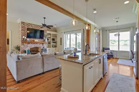 Kitchen - 109 Claiborne St, Madison, MS 39110 photo 4 of 4