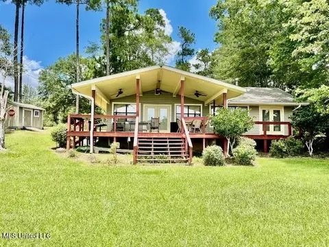 17 Holly Ln, Perkinston, MS 39573