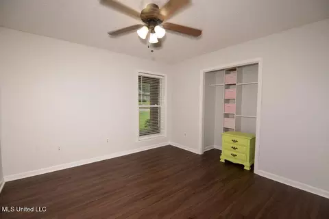 Bedroom - 60 Summit Ridge Dr, Brandon, MS 39042 photo 2 of 4
