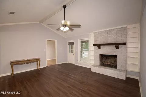 Living - 60 Summit Ridge Dr, Brandon, MS 39042 photo 4 of 5