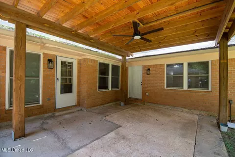 Exterior - 60 Summit Ridge Dr, Brandon, MS 39042 photo 5 of 10