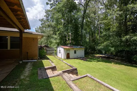 Exterior - 60 Summit Ridge Dr, Brandon, MS 39042 photo 8 of 10