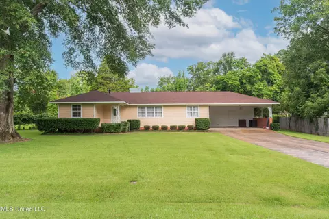102 Sunrise Dr, Clinton, MS 39056