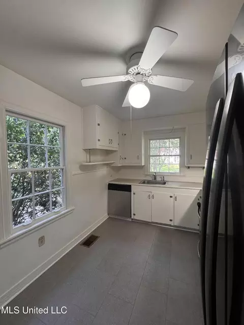 Kitchen - 1804 Wheeler Dr, Natchez, MS 39120 photo 2 of 3