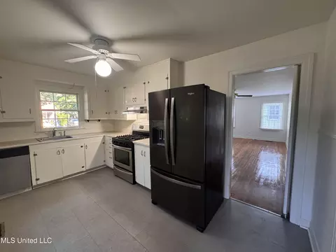 Kitchen - 1804 Wheeler Dr, Natchez, MS 39120 photo 3 of 3
