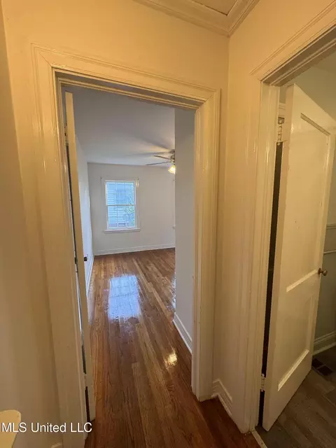 Entry Way - 1804 Wheeler Dr, Natchez, MS 39120 photo 1 of 2