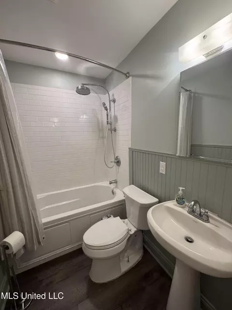 Bath - 1804 Wheeler Dr, Natchez, MS 39120 photo 2 of 3