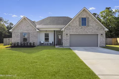14267 Swan Ridge Cir, Gulfport, MS 39503