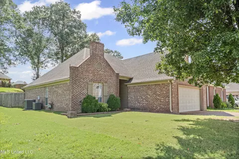4909 Graham Lake Dr, Olive Branch, MS 38654