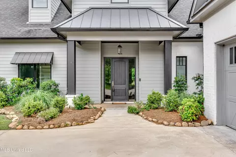 Exterior - 215 Chestnut Spring Rd, Flora, MS 39071 photo 3 of 19