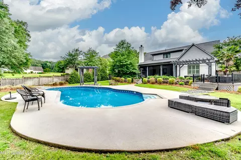 Exterior - 215 Chestnut Spring Rd, Flora, MS 39071 photo 8 of 19