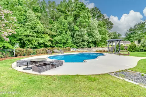 Exterior - 215 Chestnut Spring Rd, Flora, MS 39071 photo 10 of 19