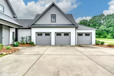 Exterior - 215 Chestnut Spring Rd, Flora, MS 39071 photo 14 of 19