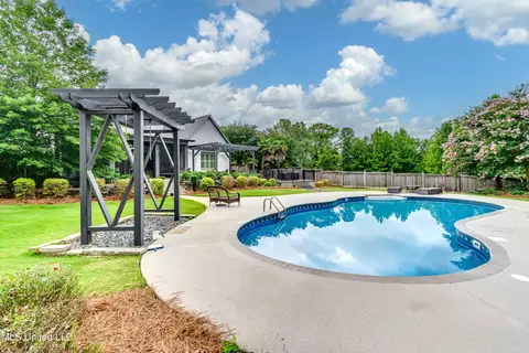 Exterior - 215 Chestnut Spring Rd, Flora, MS 39071 photo 6 of 19