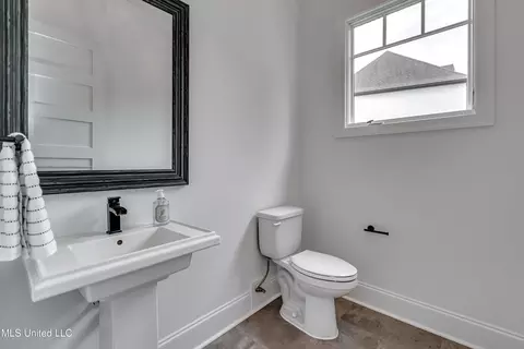 Bath - 215 Chestnut Spring Rd, Flora, MS 39071 photo 1 of 9