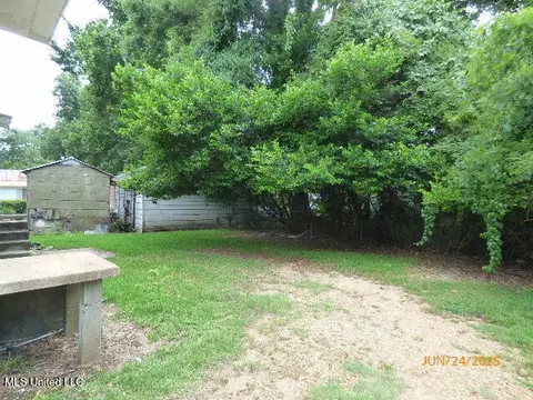 Exterior - 16 Minor St, Natchez, MS 39120 photo 1 of 1