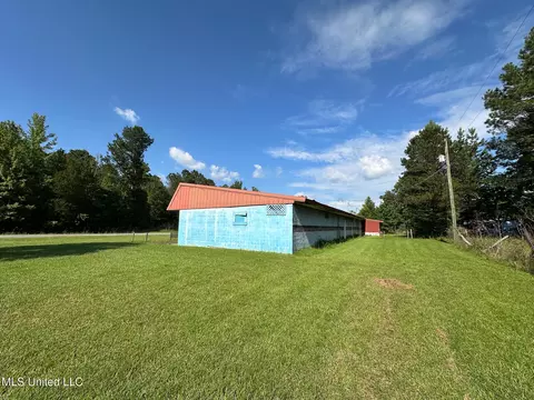 Exterior - 3655 Brand Una Rd, West Point, MS 39773 photo 6 of 7