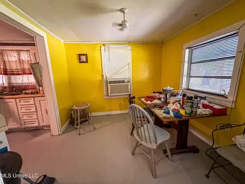 Dining - 3655 Brand Una Rd, West Point, MS 39773 photo 1 of 2