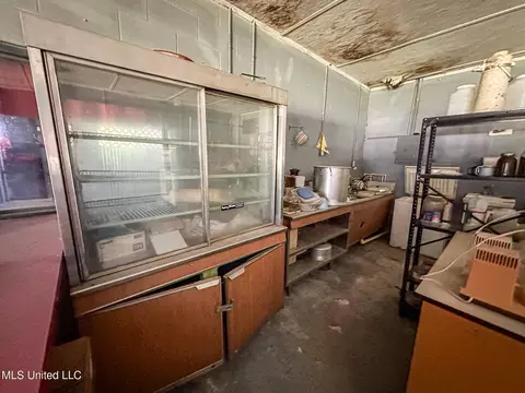 Kitchen - 3655 Brand Una Rd, West Point, MS 39773 photo 3 of 3