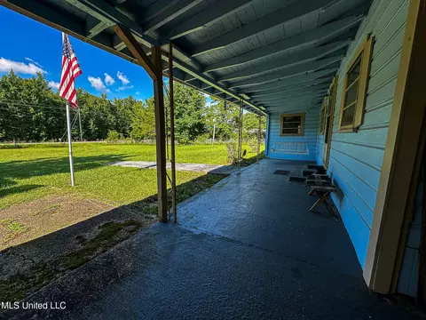 Exterior - 3655 Brand Una Rd, West Point, MS 39773 photo 3 of 7