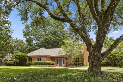 58 Saint Andrews Dr, Jackson, MS 39211 photo 2