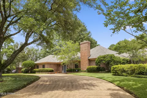 58 Saint Andrews Dr, Jackson, MS 39211