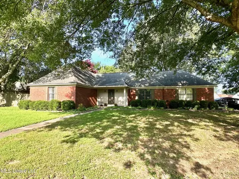 7803 Stacey Dr, Southaven, MS 38671