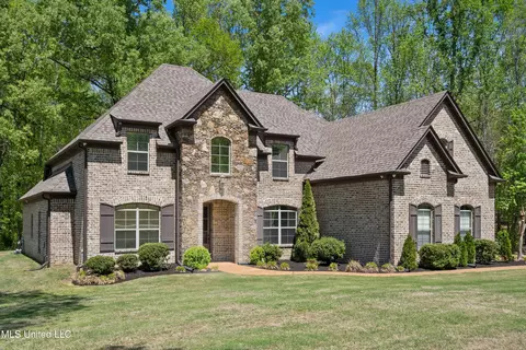 8240 Steven Henry Dr, Hernando, MS 38632