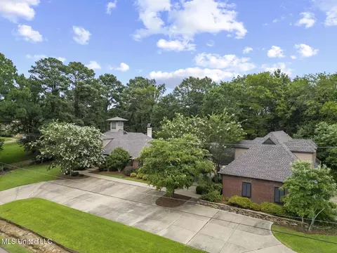 322 Arapaho Ln, Madison, MS 39110