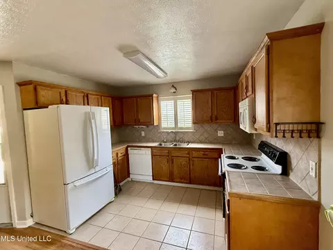 718 Whippoorwill Dr, Brandon, MS 39047 photo 7