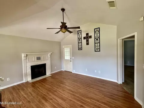 718 Whippoorwill Dr, Brandon, MS 39047 photo 2