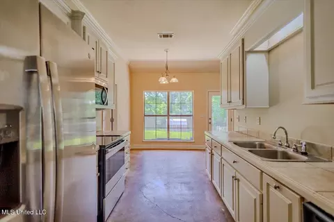 Kitchen - 3213 Ryan Cv, Byram, MS 39272 photo 2 of 4