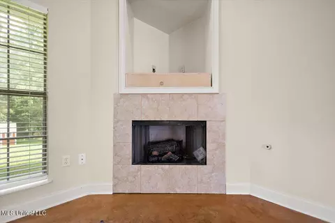 Living - 3213 Ryan Cv, Byram, MS 39272 photo 4 of 4