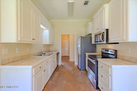 Kitchen - 3213 Ryan Cv, Byram, MS 39272 photo 1 of 4
