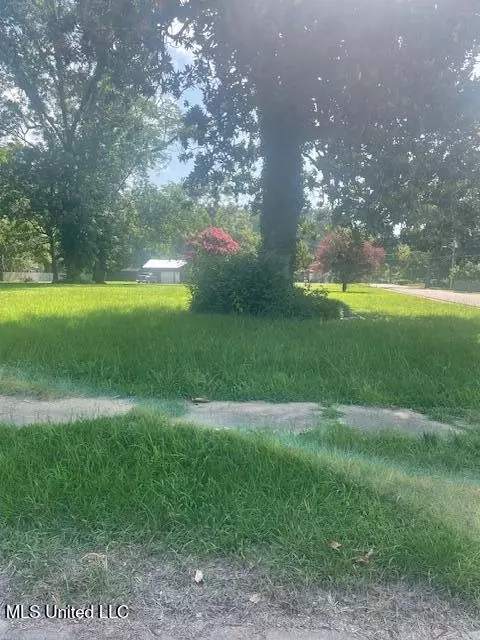 0000 Sycamore St, Como, MS 38619