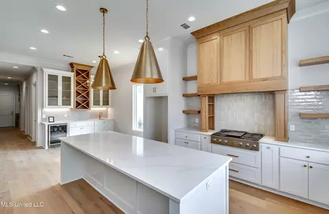 Kitchen - 466 Whittington Cir, Madison, MS 39110 photo 5 of 7