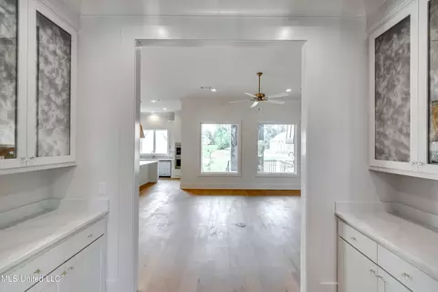 Entry Way - 466 Whittington Cir, Madison, MS 39110 photo 4 of 6