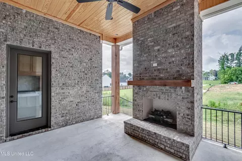 Exterior - 466 Whittington Cir, Madison, MS 39110 photo 6 of 10