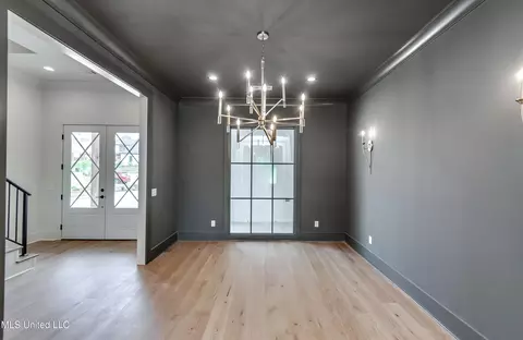 Dining - 466 Whittington Cir, Madison, MS 39110 photo 2 of 3