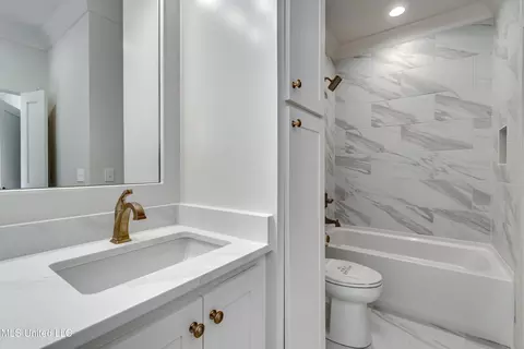 Bath - 466 Whittington Cir, Madison, MS 39110 photo 8 of 11