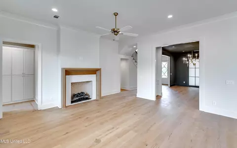 Living - 466 Whittington Cir, Madison, MS 39110 photo 1 of 3