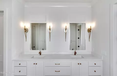 Bath - 466 Whittington Cir, Madison, MS 39110 photo 2 of 11