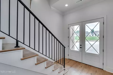 Entry Way - 466 Whittington Cir, Madison, MS 39110 photo 3 of 6