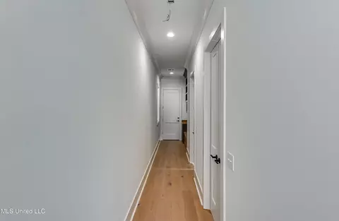 Entry Way - 466 Whittington Cir, Madison, MS 39110 photo 5 of 6
