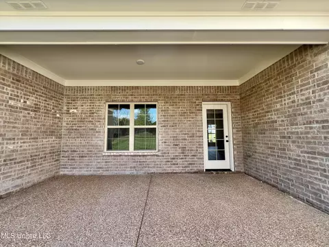 Exterior - 2134 Scott Meadows Ln, Hernando, MS 38632 photo 3 of 4