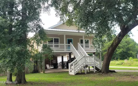2386 Coelho Way, Diamondhead, MS 39525