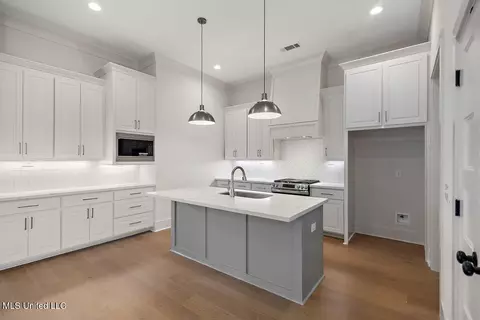 Kitchen - 208 Azure Dr, Canton, MS 39046 photo 5 of 6