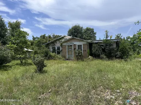 212 Russell St, Long Beach, MS 39560