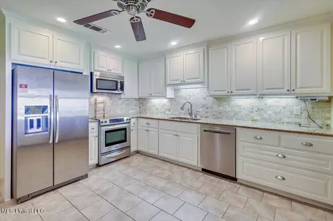 Kitchen - 168 S Eagle Ridge Dr, Florence, MS 39073 photo 3 of 3