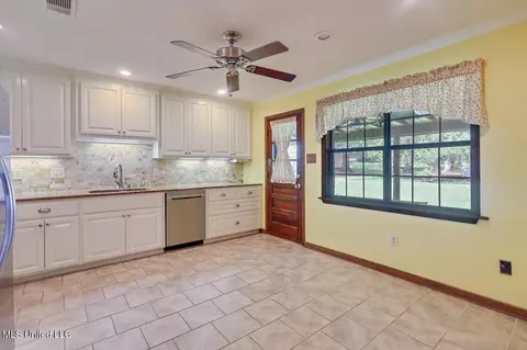 Kitchen - 168 S Eagle Ridge Dr, Florence, MS 39073 photo 1 of 3
